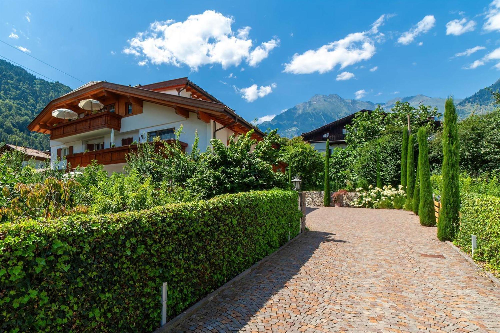Appartementhaus Tratter Algund Exterior foto