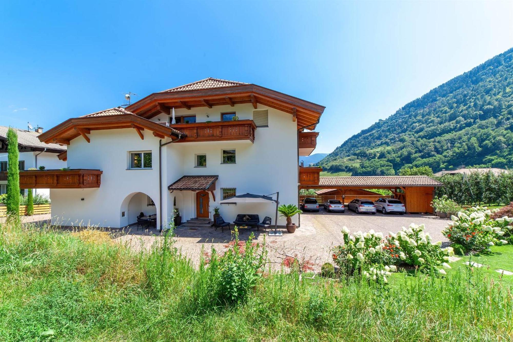 Appartementhaus Tratter Algund Exterior foto