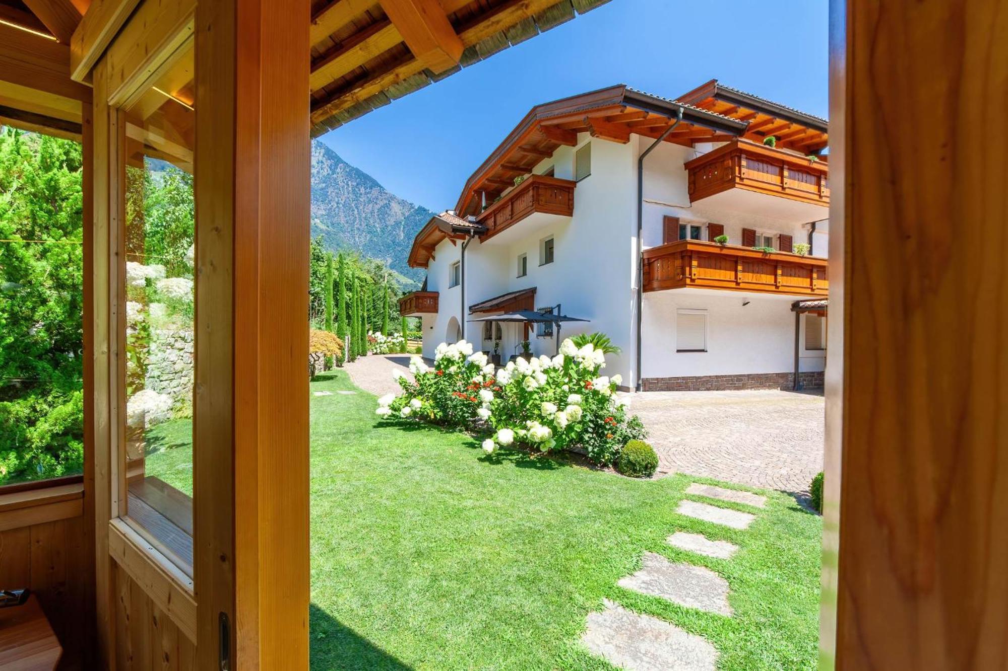 Appartementhaus Tratter Algund Exterior foto